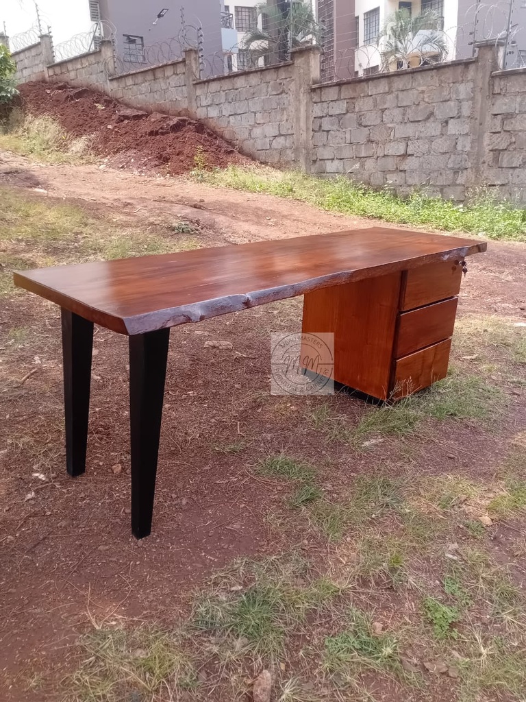 Arbor Vitae Office Desk