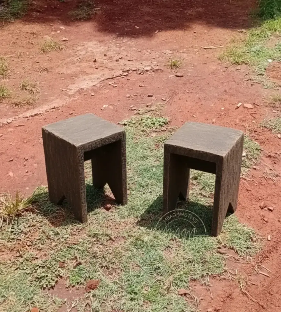 Duara Plica End Table 