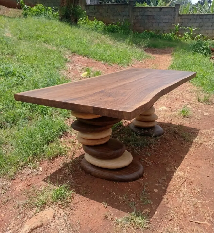 Gravity Galla Table