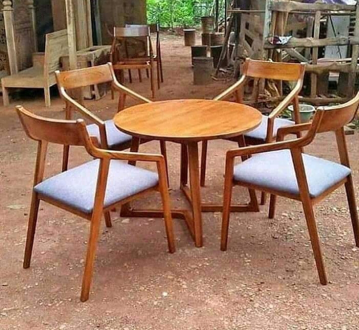 Lasting Grain 4 Seater Cafe Dining Set