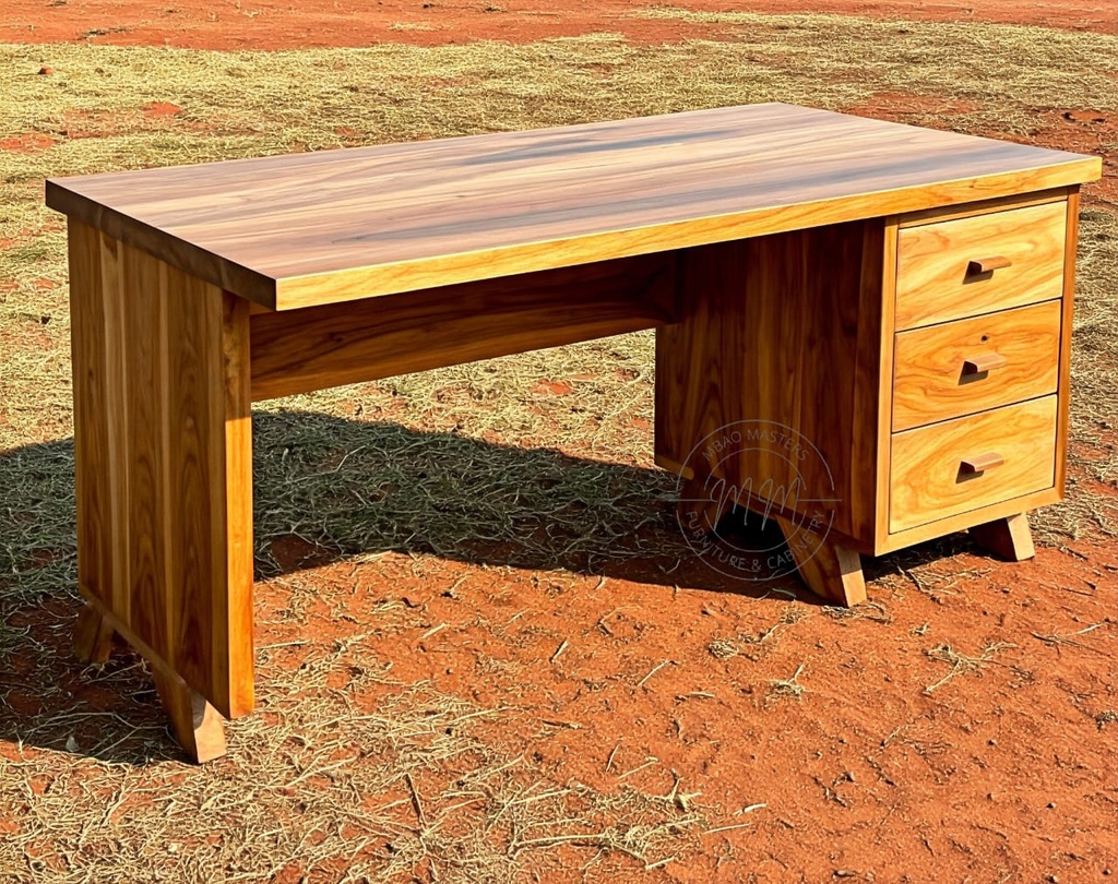 Modera Fina Office Desk 