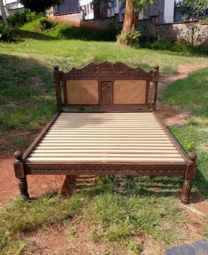 NOM Motif Kingsize Bed 