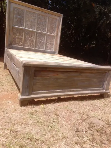 Staha Heritage  Queen Size Bed