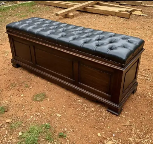 Noir Nightingale Blanket Chest